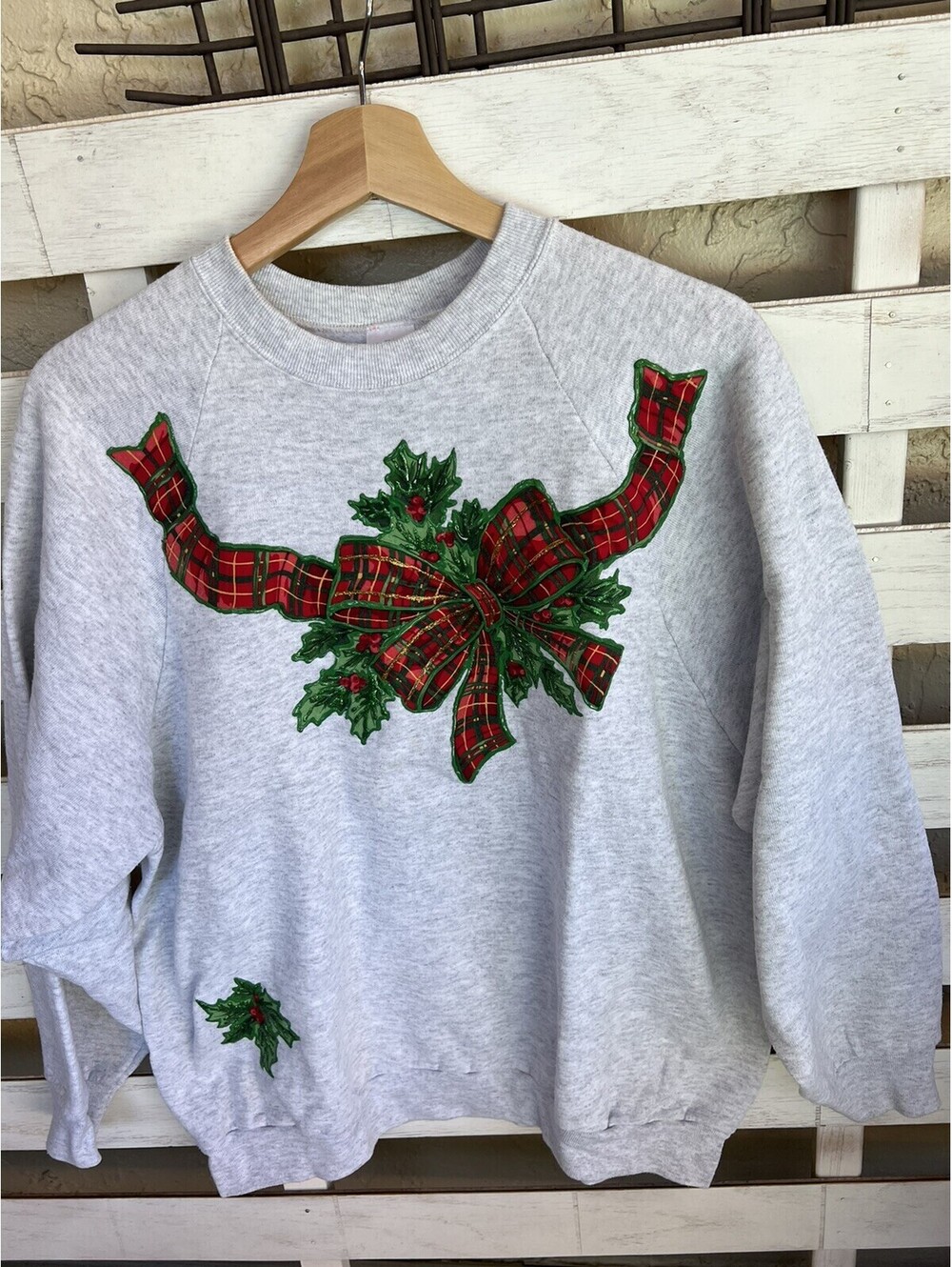 Vintage Fruit Of The Loom Women XL Christmas crewneck sweatshirt Light Gray